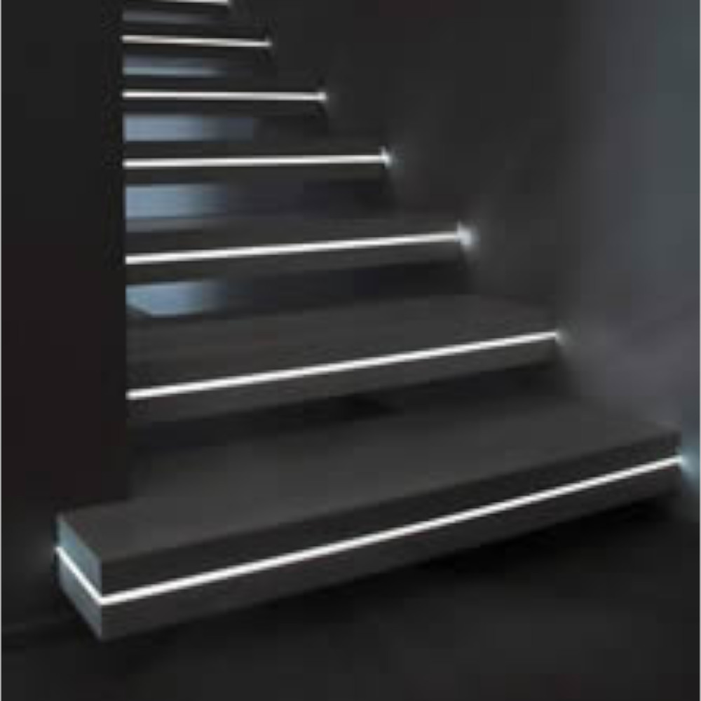 lumières LED d'escaliers intérieurs