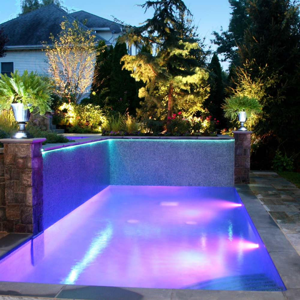 éclairages LED de piscine